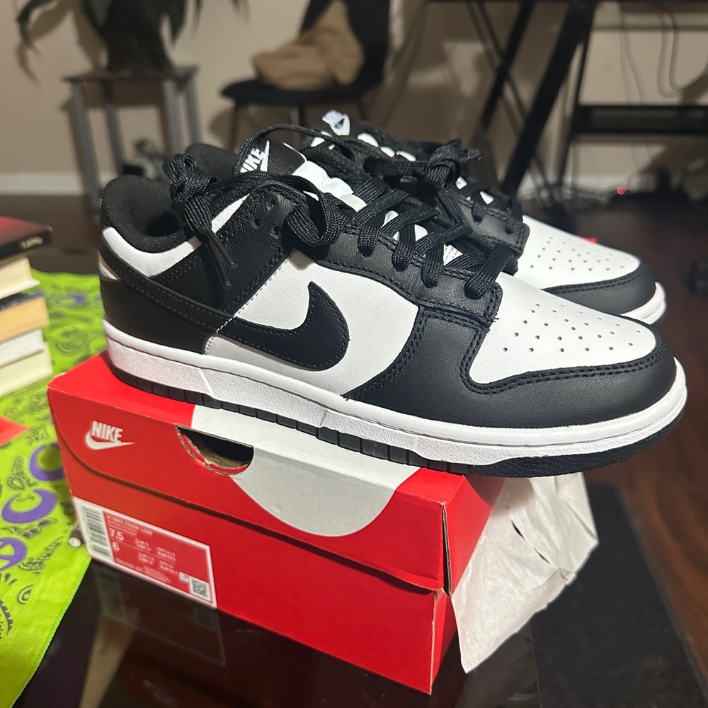Panda dunks!